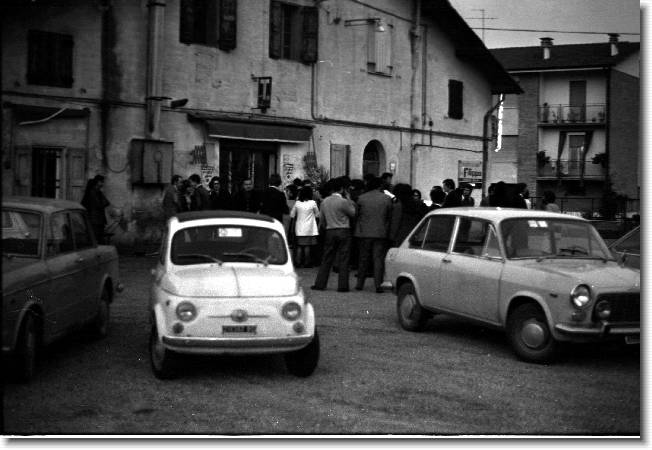 Clicca per scorrere le foto originali ingrandite