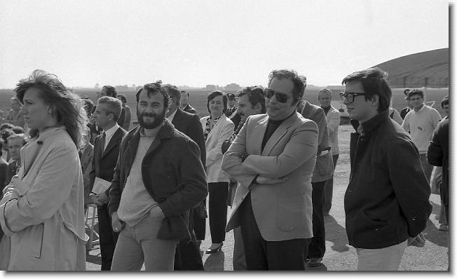 Clicca per scorrere le foto originali ingrandite