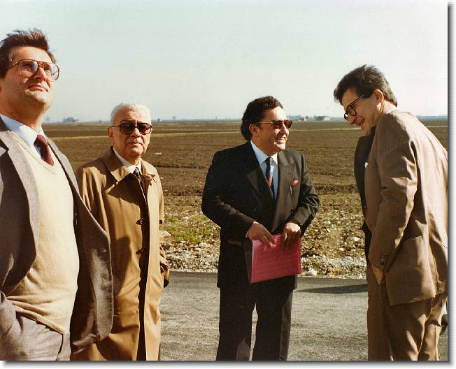 Clicca per scorrere le foto originali ingrandite