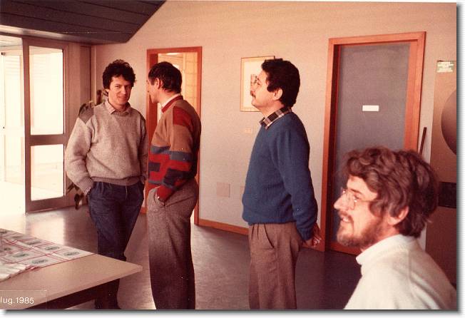 Clicca per scorrere le foto originali ingrandite