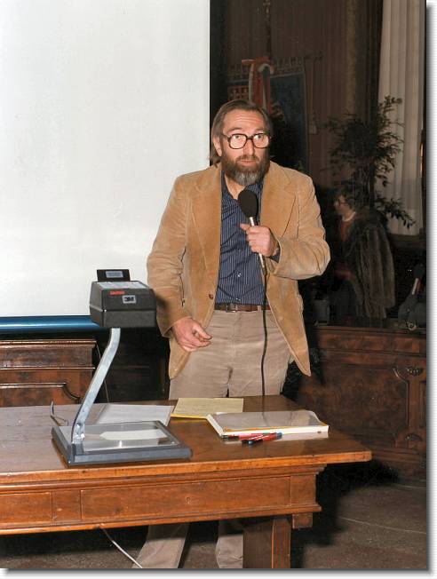 Clicca per scorrere le foto originali ingrandite
