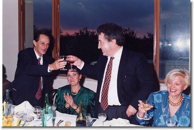Clicca per scorrere le foto originali ingrandite